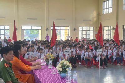 Trường THCS Trịnh Xá, p. Liêm Tuyền đồng diễn bài võ nhạc vovinam.  hashtag#vovinamninhbinh