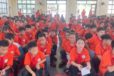 Chào mừng ngày chiến thắng 30/4 tri ân các anh hùng đã chiến đấu hi sinh vì Tổ quốc và kỉ niệm 51 năm thống nhất đất nước.